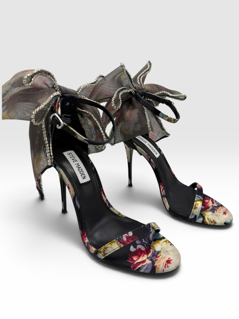 Steve Madden Black w/ Floral Accents & Bow Benni-R Satin Sandals heels Size 7